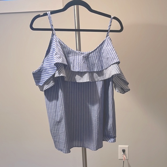 Tank with off the shoulder sleeves - Picture 1 of 2